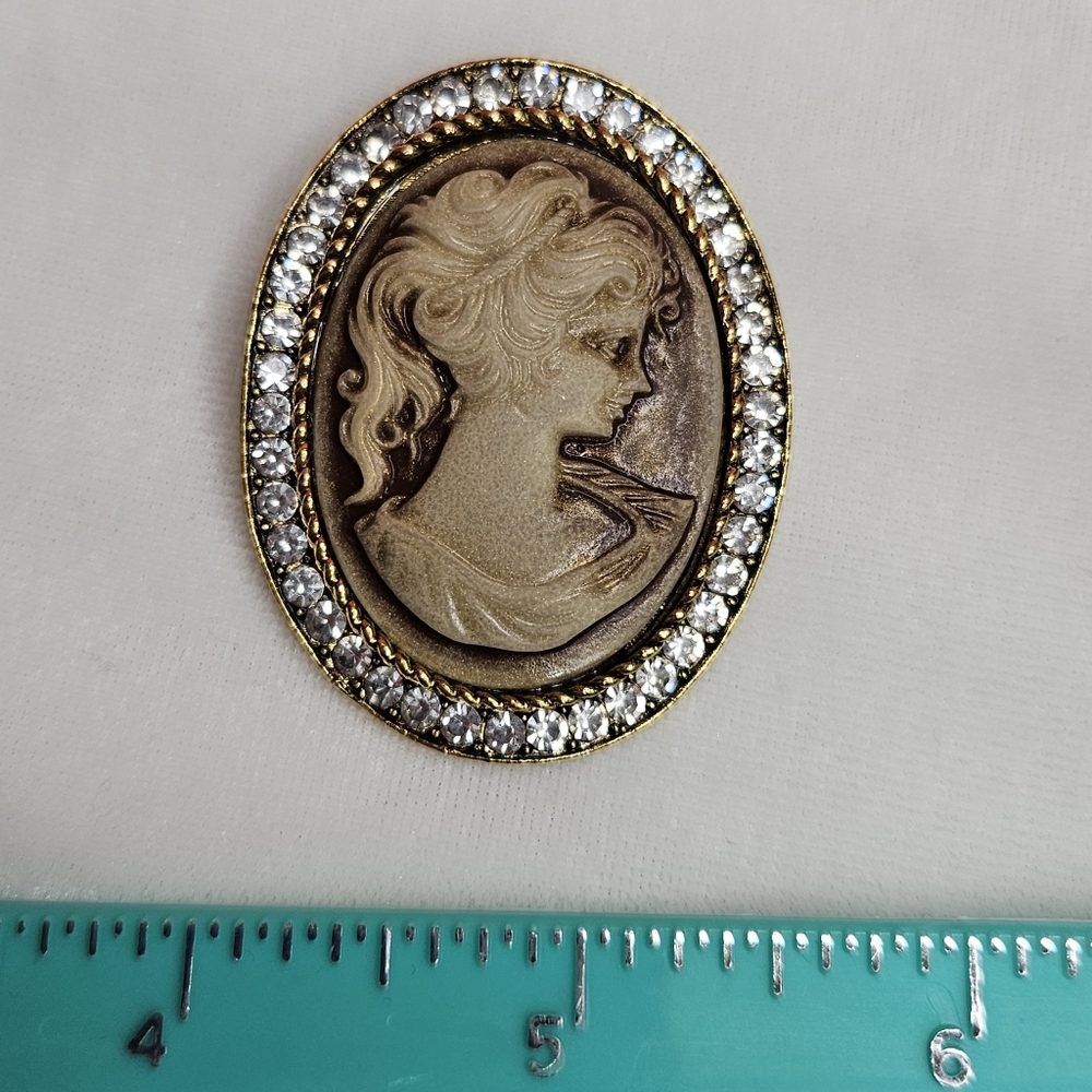 Women's Beauty Head Cameo Brooch Retro Style Pin Rhinestone Sparkling Gold Tone